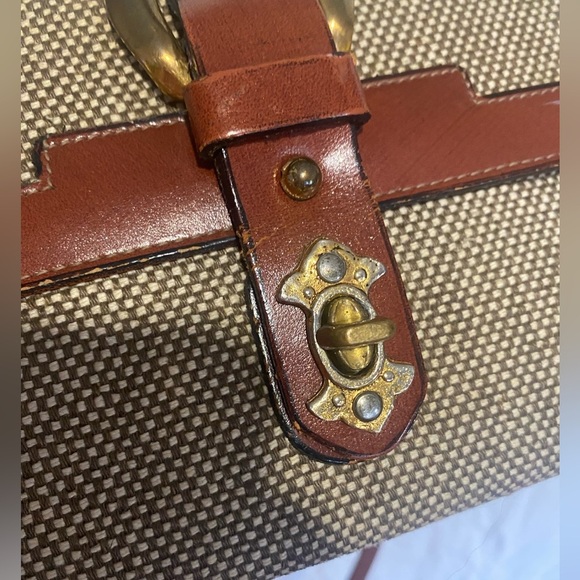 Vintage leather purse with buckle clasp - Picture 4 of 6